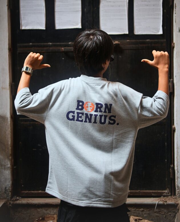 BORN GENIUS OVERSIZED BOX TEE
