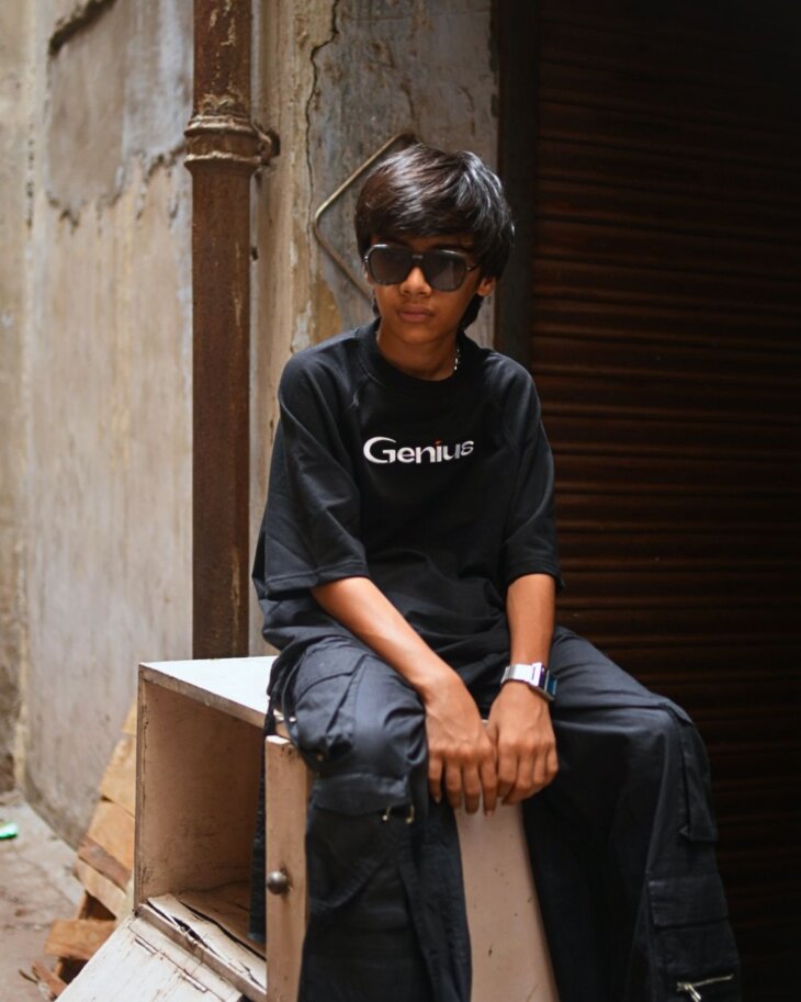 Shadow Oversized Essential Tee